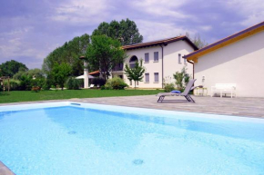 Pool & Garden Il Giardino Di Olga with free parking, Mirano